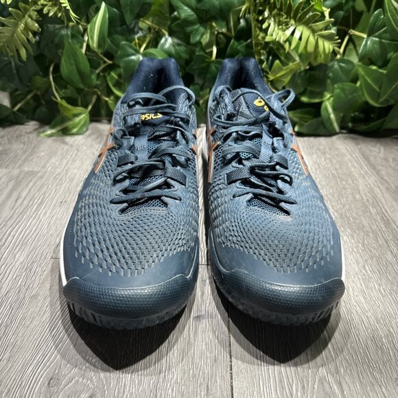 Athletic_Shoes